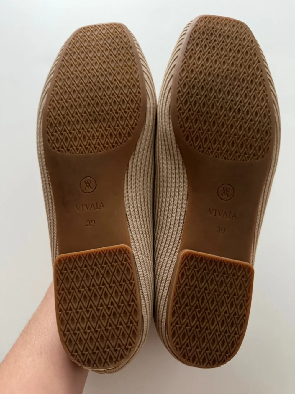 VIVAIA Square-Toe V-Cut Flats (Margot™ 2.0) Size 39 EU (8 US) - Picture 9 of 9